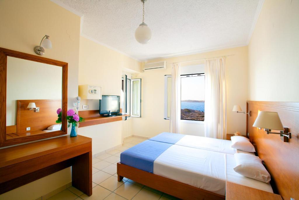 Giorgi'S Blue Apartments Kalathas Oda fotoğraf